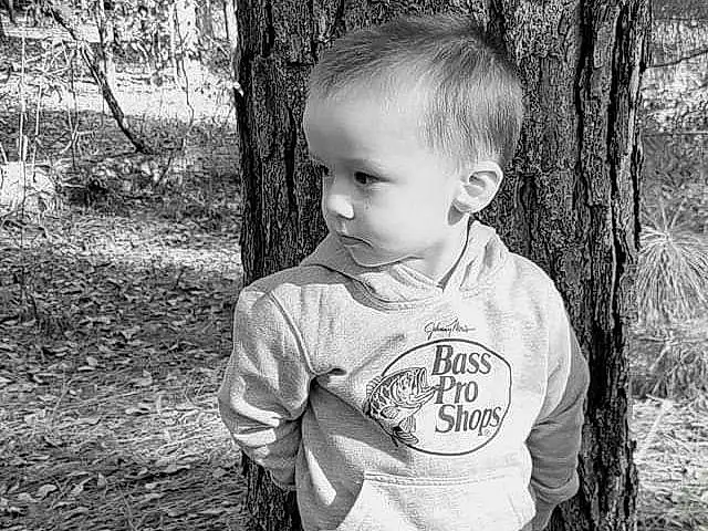 Head, Hairstyle, White, People In Nature, Plant, Black, Natural Environment, Human Body, Happy, Black-and-white, Style, Tree, Wood, Grass, Toddler, Trunk, Flash Photography, Fun, Monochrome, T-shirt, Person