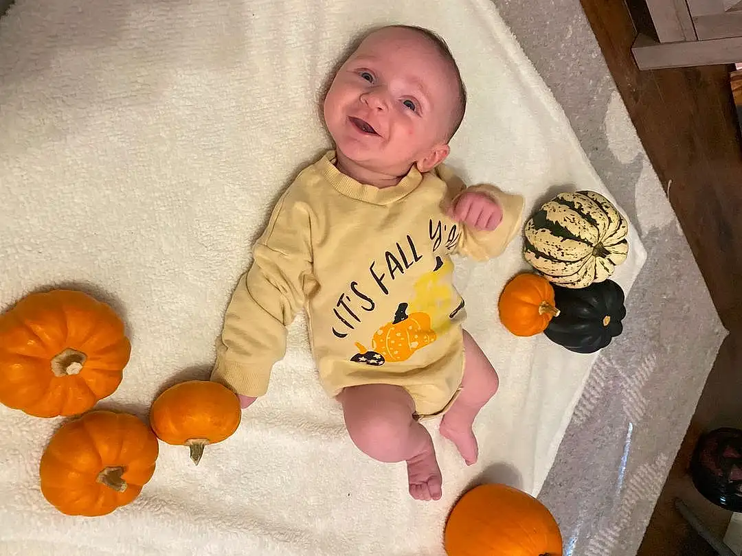 Smile, Orange, Baby & Toddler Clothing, Yellow, Baby, Pumpkin, Calabaza, Toddler, Winter Squash, Gourd, Natural Foods, Happy, Cucurbita, Child, Squash, Baby Toys, Vegetable, T-shirt, Wood, Room, Person