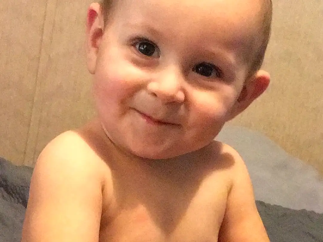 Nose, Face, Cheek, Skin, Lip, Smile, Eyes, Mouth, Muscle, Human Body, Neck, Stomach, Iris, Chest, Baby, Toddler, Thigh, Trunk, Thumb, Baby Bathing, Person, Joy