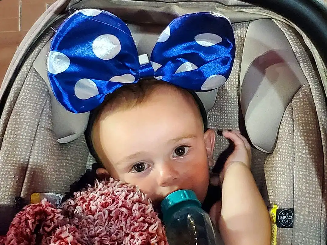 Head, Photograph, Eyes, Black, Comfort, Happy, Baby, Toddler, Baby Carriage, Baby & Toddler Clothing, Car Seat, Baby Sleeping, Baby In Car Seat, Beauty, Electric Blue, Auto Part, Baby Products, Person