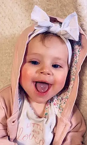 Yawn baby Ellowyn