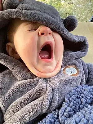 Yawn baby Onyx