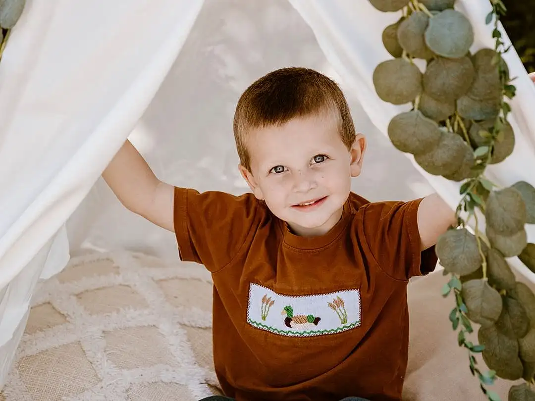 Smile, Flash Photography, Sleeve, Happy, Plant, People In Nature, Wood, Grass, Toddler, Child, Fruit, Event, T-shirt, Leisure, Sitting, Fun, Portrait Photography, Laugh, Baby, Photo Shoot, Person, Joy